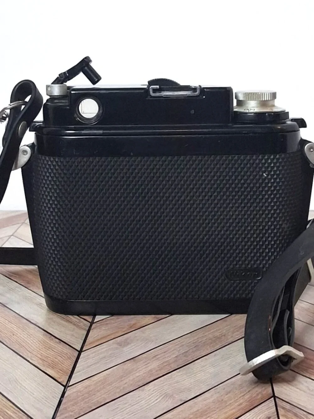 Nikonos II Underwater 35mm Film Camera – Vintage Waterproof Camera – Untested
